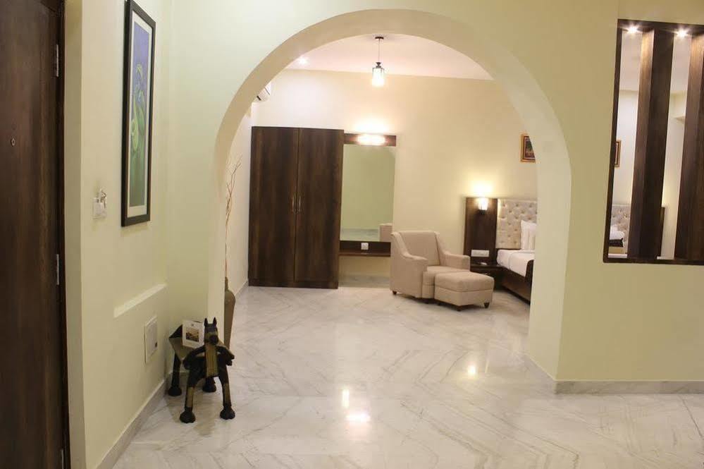 Mewargarh Udaipur By Red Lion S Hotel Exterior photo