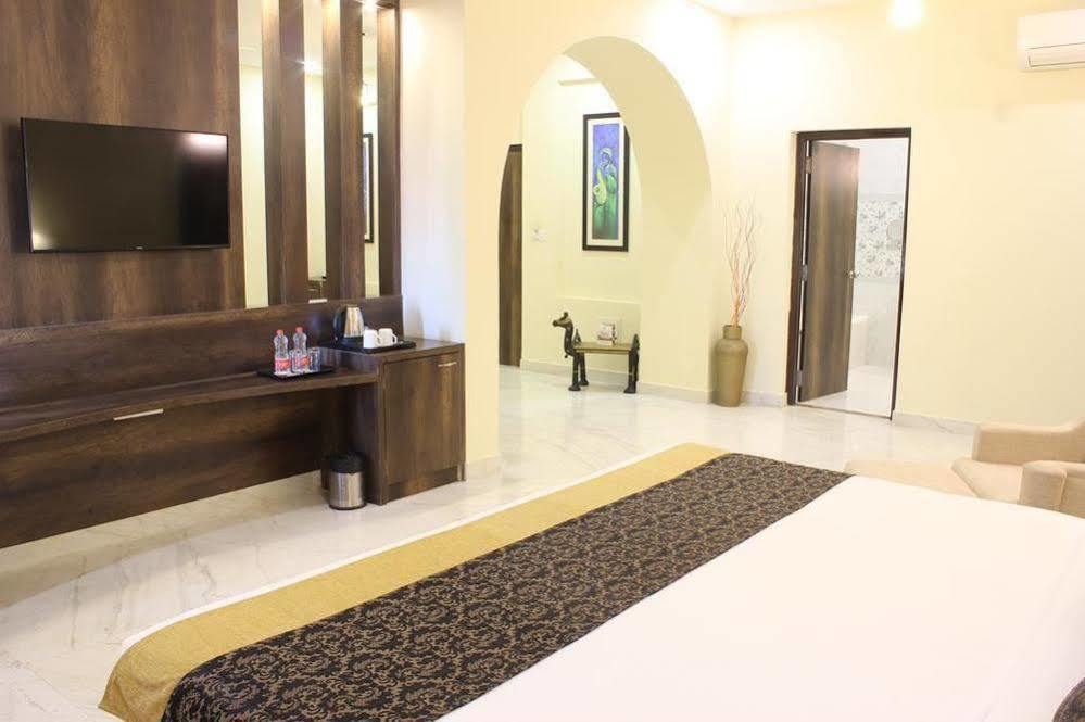 Mewargarh Udaipur By Red Lion S Hotel Exterior photo